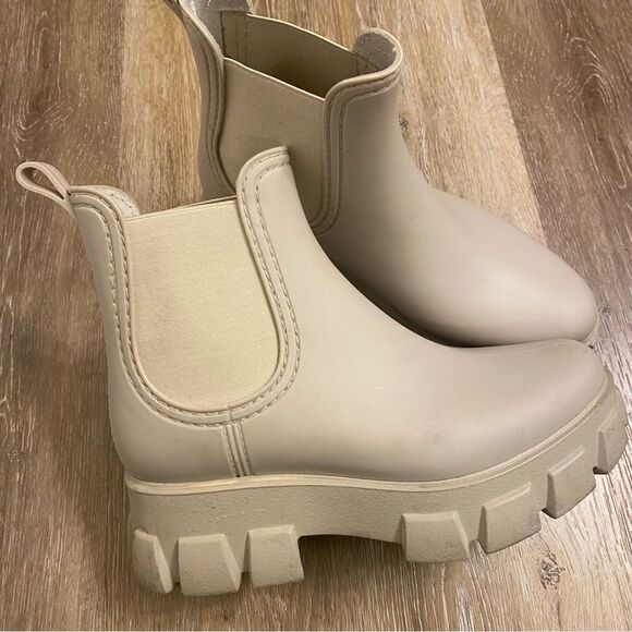 Jeffrey Campbell Platform chunky Lug Rainboots Chelsea ankle Boot Ivory Cream 8 - Picture 2 of 12